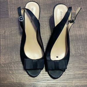 Dress barn heels with bow